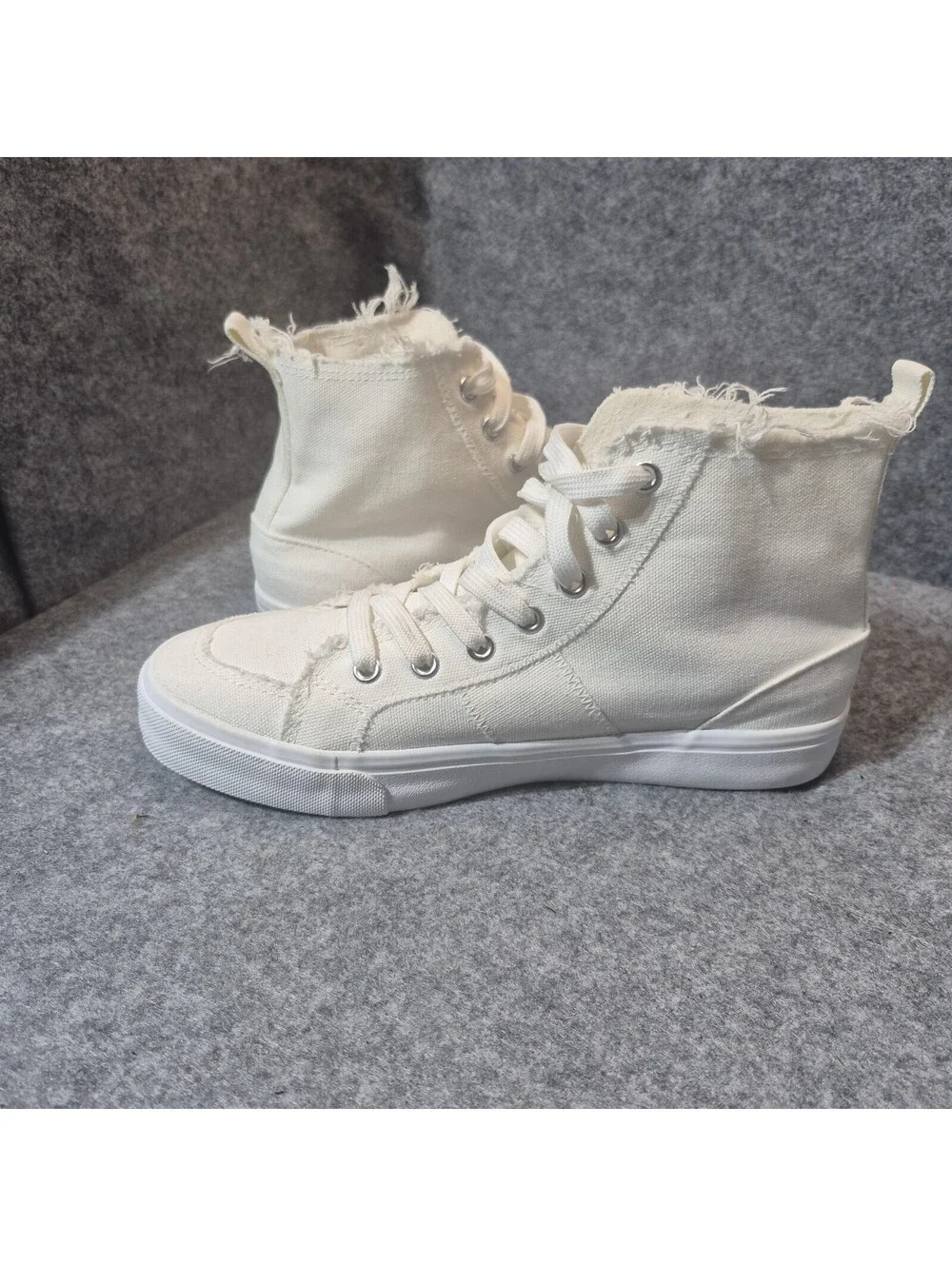 Obtaom Women's Canvas Lace Up High Top Sneaker Size 8 White